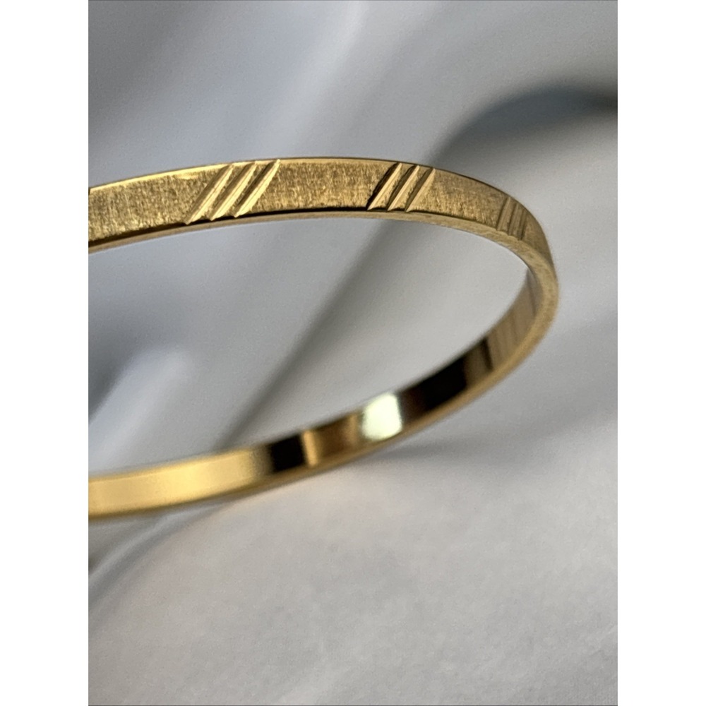 Vintage 80s‎ Monet Diamond Cut Brushed Bangle Gold Tone Bracelet Minimalist - Picture 10 of 11